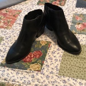 Simply Vera Wang booties!